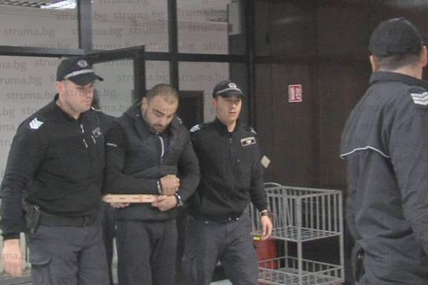 Иван Терзийски-Веждата остава в ареста след среднощния екшън