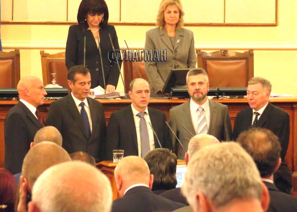 Нов "връх" в кадруването на парламента: Човек на Марешки и "лейтенант" на Пеевски от ДС оглавиха контрола върху СРС
