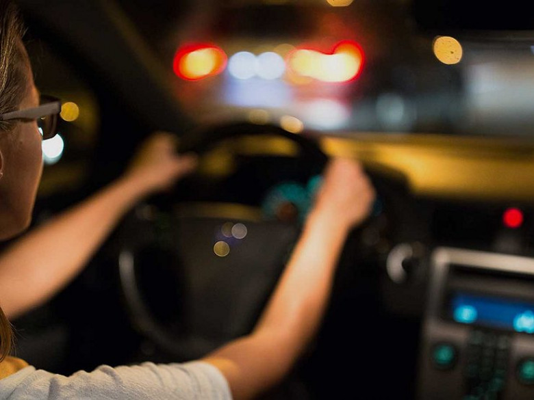 5 смъртоносни грешки при нощното шофиране, които и най-опитните допускат