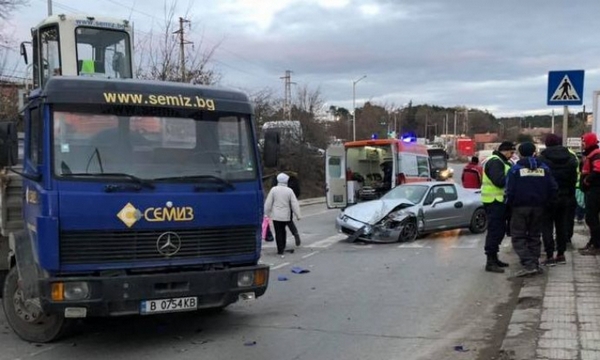 Ад на пътя ! Страшна катастрофа с 4 трупа в меле с 11 автомобила