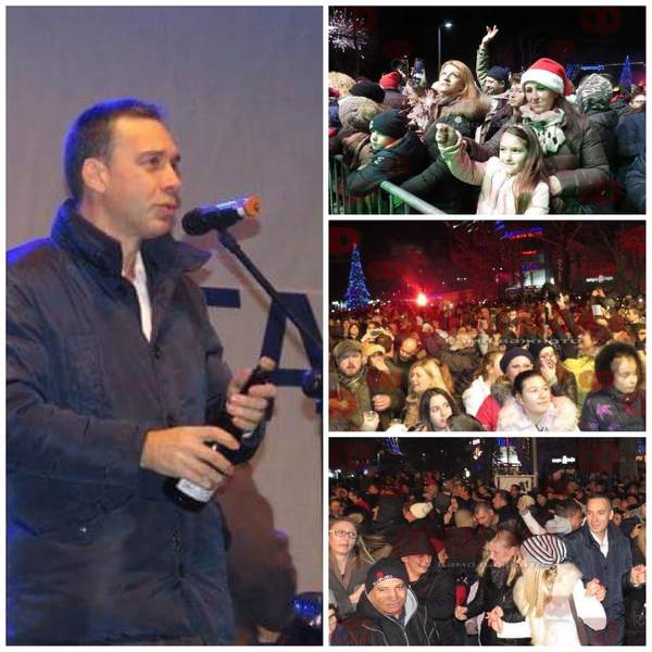 Невиждано посрещане на новата година в Бургас, хиляди дойдоха на пл.Тройката (СНИМКИ/ВИДЕО)