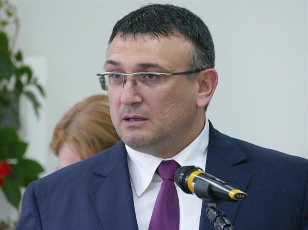 Екшън в навечерието на 2019: Бургазлия извади пистолет сред тълпата, ченгета го арестуваха