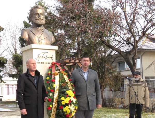 Несебър отбеляза 171 години от рождението на поета-революционер Христо Ботев