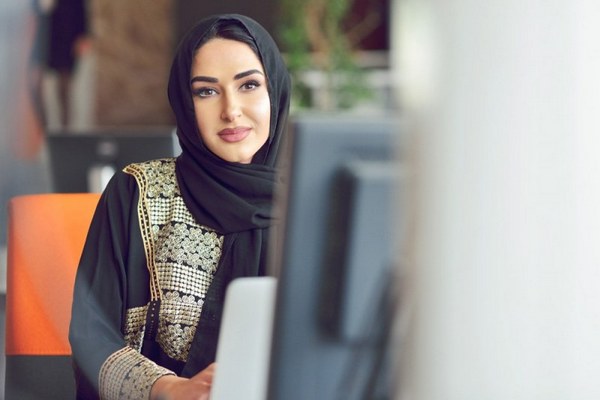 Жените в Саудитска Арабия ще получават SMS при развод