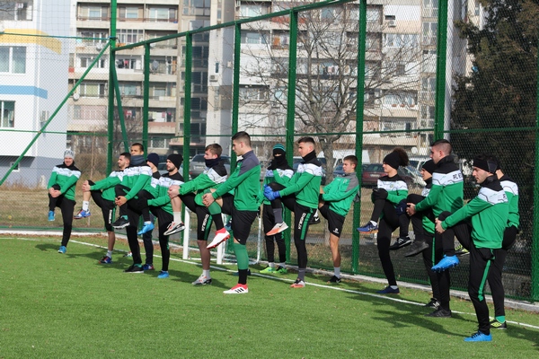 Нефтохимик-Бургас започна подготовка за сезона с двама нови футболисти