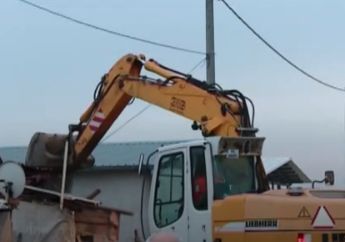 Продължава събарянето на незаконни постройки във Войводиново