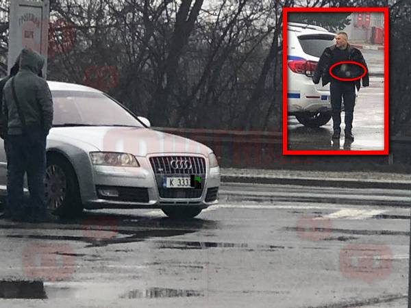 Ексклузивно! Ченгета тарашат лъскаво ауди със златен номер на входа на Бургас, има арестуван (СНИМКИ)