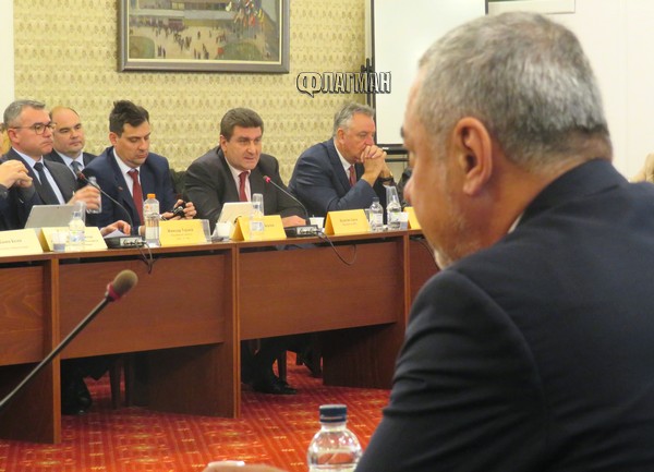 Валентин Златев: При тази контрабанда трябва да затворим рафинерията в Бургас и да напуснем страната