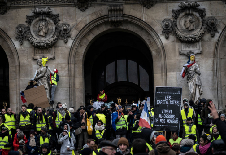 За десета поредна седмица: Френската полиция се стяга за война – ще има ли нов щурм на Бастилията