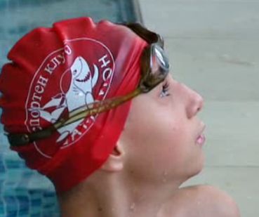 Дете аутист печели медали по плуване