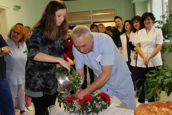 Ръст на ражданията в УМБАЛ-Бургас, момчетата пак са повече