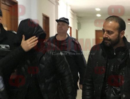 Бургаският лихвар Иван иска на свобода заради паник атаки, съдът му предложи розови чаршафи зад решетките