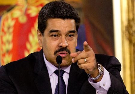 Мадуро атакува, ще свика предсрочни избори във Венецуела