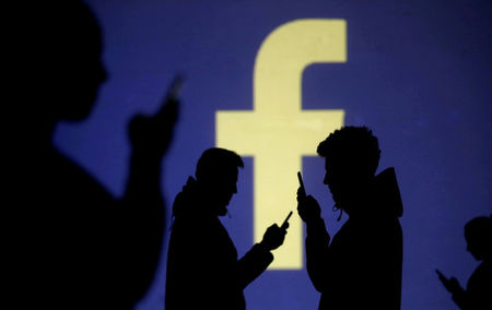 „Фейсбук” стана на 15 години