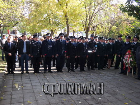 Плашещо: България плаща по 25 стотинки на час за извънреден труд на полицаите си