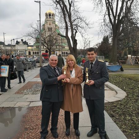 Двама бургаски огнеборци с престижни награди след церемонията Пожарникар на годината