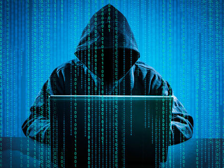 Прецедент! Полиция нахлу в дома на бургаски хакер, осъществил DoS атаки