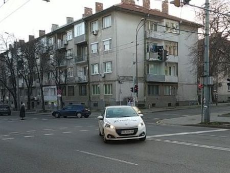 Сигнал до Флагман.бг: Регулирайте кръстовището на бул.”Христо Ботев” и ул.”Сливница”, за да не стане тежък инцидент