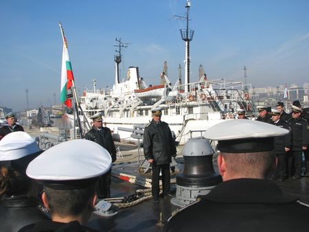 Конкурс: ВМС не успя да запълни над 40% от вакантните длъжности за матроси – голям глад за професионални шофьори