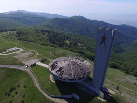 Чинията на Бузлуджа става обредна зала