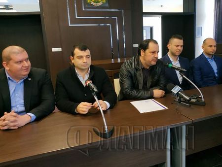 Нов удар върху Атака и ВМРО: Партньорът им СЕК обяви Валери Симеонов за водач на евролистата 
