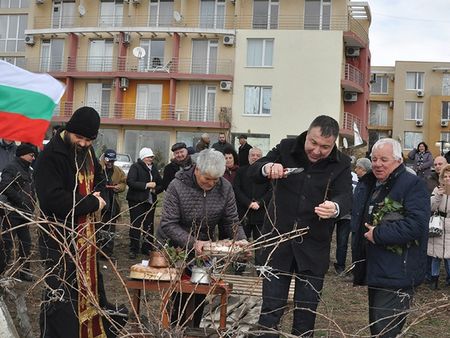 Несебър почете празника на виното, кметът Николай Димитров заряза лозята