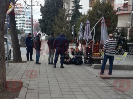 Извънредно! Две жертви в центъра на Бургас! Изнасят първата с платнище, втората е върху тротоар до Съдебната палата (ОБНОВЯВА СЕ)