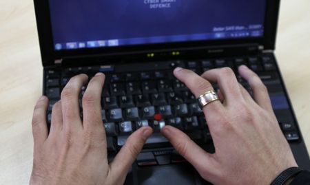 Срещу награда: Швейцария търси хакери за пробив в онлайн системата й за гласуване