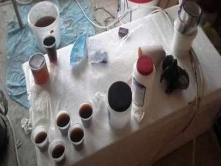 Арестуваха готвачи на пико, превърнали мазето си в кухня за дрога