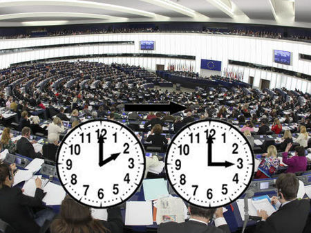 Евродепутати гласуваха да се прекрати смяната на времето през 2020 г.