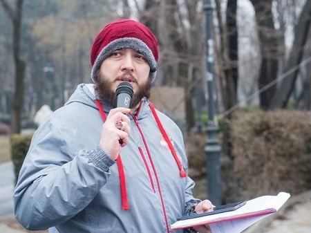 Известен радиоводещ от Бургас сменя жена си с волейболния ас Владо Николов