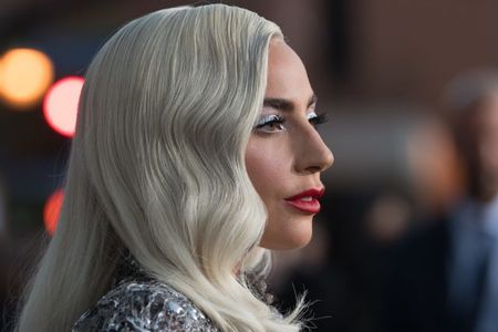 Лейди Гага ще вземе за придружител на Оскарите мениджъра си