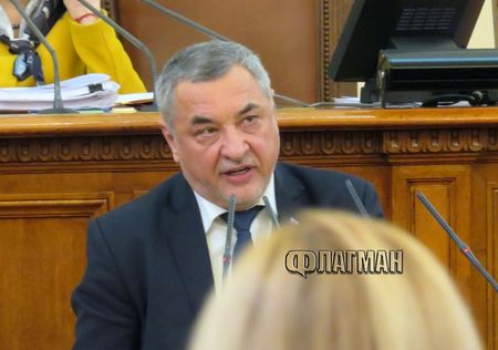 Валери Симеонов за депутатите на БСП: Като не ходиш на работа, ти трябва да бъдеш уволнен!