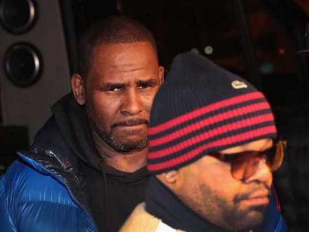 Рапърът R Kelly - на свобода под гаранция от 1 млн. долара