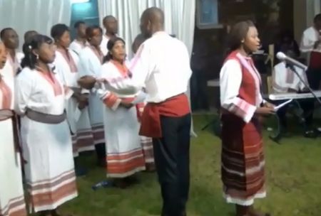 Трогателно! В Конго учат стихове на Ботев и пеят "Притури се планината"