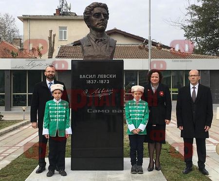 Исторически 3-ти март в Приморско! Откриха паметник на Васил Левски