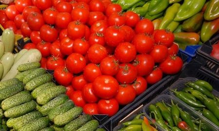 Храните на едро по-скъпи с 6,7% от началото на годината