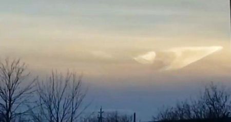 V-образен НЛО се появи в небето над Торонто