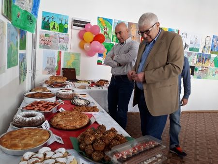 С кулинарна изложба жените-социалистки от Бургас отпразнуваха 8-ми март
