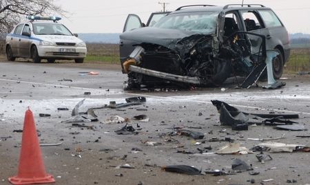 Трагедия! Шофьор загина на пътя след челен удар с ТИР
