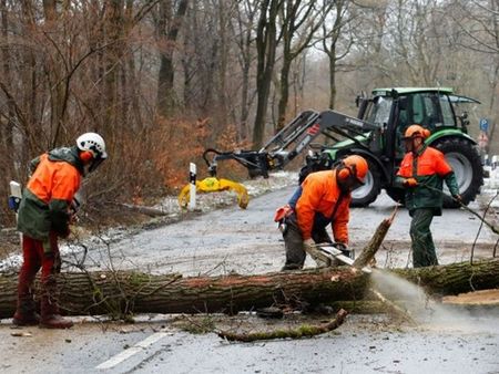 Централна Европа в плен на ураганни ветрове