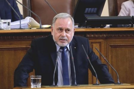 Изненада: Депутат от БСП подаде оставка