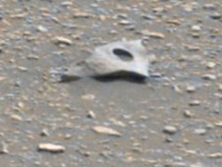 Сензация: На Марс има хора? Намериха метален предмет