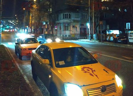 Извънредно! Такси помете пешеходец на зебра на бул. "Христо Ботев" в Бургас