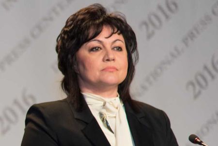 Корнелия Нинова: Като лидер на ПЕС, Станишев не може да защитава българските интереси в Брюксел