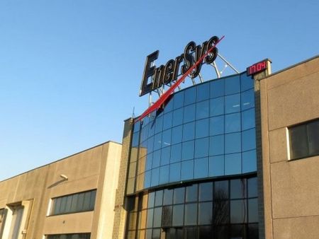 EnerSys затваря завода си в България
