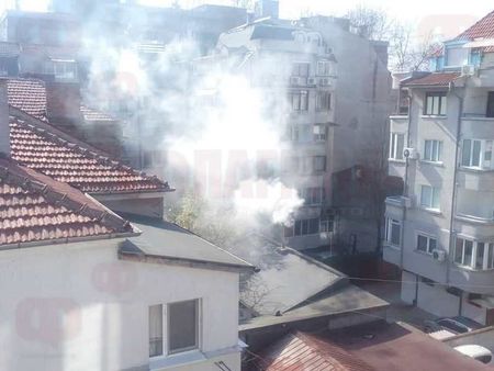 Това не е пожар, а екологична бомба в центъра на Бургас