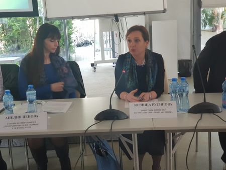 Зам.министър Зорница Русинова в Бургас: Почти няма работодател, който да не се е оплакал от липсата на квалифициран персонал