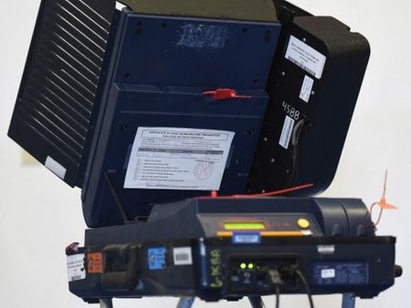 ЦИК: Машинното гласуване за европейските парламентарни избори е под въпрос