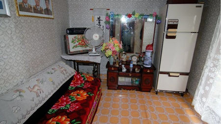 Редки снимки показват как изглежда апартаментът на обикновения човек в Северна Корея